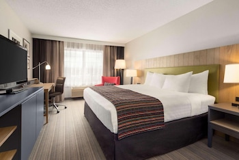 Suite, 1 King Bed, Accessible, Jetted Tub (Non-Smoking)