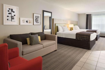 Suite, 2 Queen Beds, Non Smoking, Jetted Tub