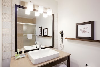 Suite, 1 King Bed, Accessible, Jetted Tub (Non-Smoking)