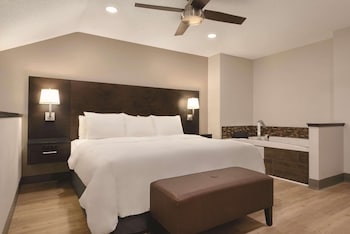 Premium Suite, 1 King Bed, Non Smoking, Jetted Tub