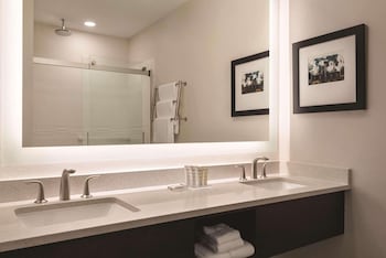 Premium Suite, 1 King Bed, Non Smoking
