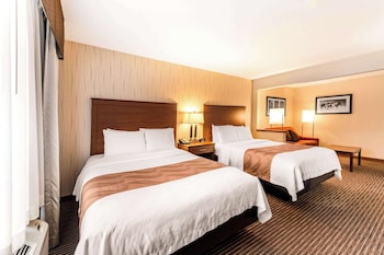 Suite, 2 Queen Beds, Non Smoking