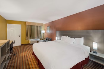 Standard Room, 1 King Bed, Smoking, Refrigerator & Microwave