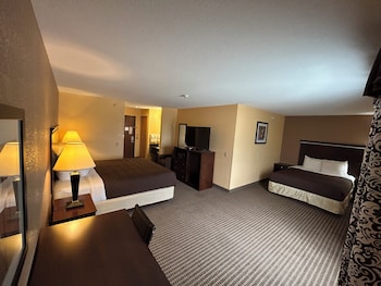 Room, Multiple Beds, Non Smoking (Upgrade)