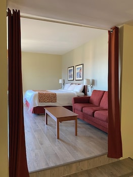 Upgraded, Suite, Multiple Beds, Non Smoking