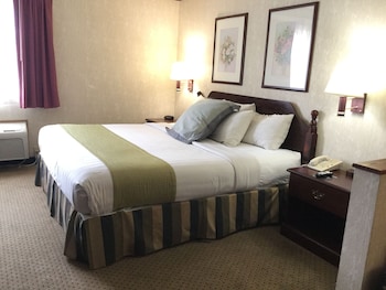 Suite, 1 King Bed, Non Smoking, Jetted Tub