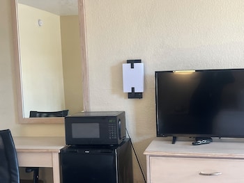 King Bed, Non-Smoking, Refrigerator, Microwave