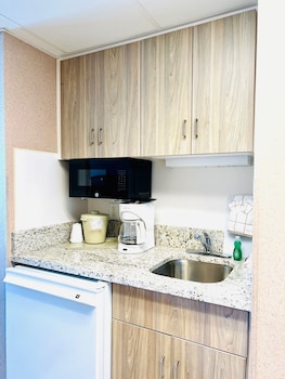 Standard Room, 2 Double Beds, Partial Sea View