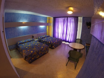 Economy Room, 2 Double Beds