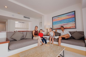 Suite, 2 Bedrooms, 2 Bathrooms, Partial Ocean View