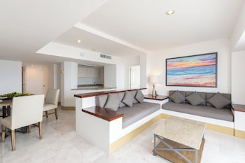 Suite, 2 Bedrooms, 2 Bathrooms, Partial Ocean View