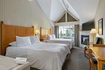 Premium Studio, 2 Queen Beds, Balcony, Mountain View - No Pets Allowed