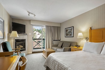 Deluxe Studio Suite, 1 Queen Bed with Sofa bed, Kitchenette