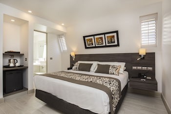 Double Room (Unique)