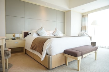 Executive Deluxe Suite