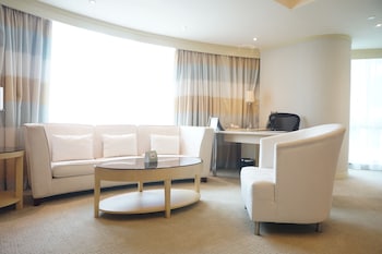 Executive Deluxe Suite