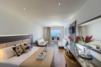 Family Room, Garden View