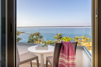 Double or Twin Room, 1 Double or 2 Twin Beds, Sea View
