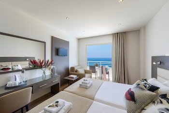 Double or Twin Room, 1 Double or 2 Twin Beds, Sea View