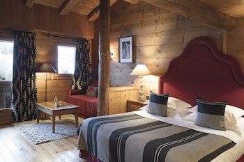 Bedroom with Lounge Area