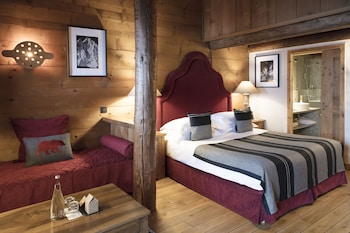 Bedroom with Lounge Area