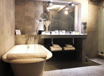 Suite with room for 2 or 3 children