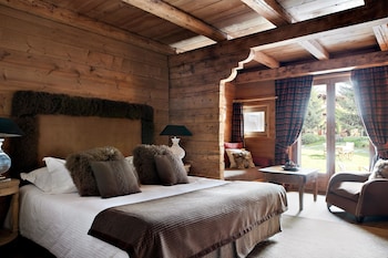 Bedroom with Lounge Area