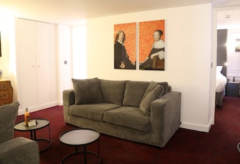 Suite, 1 King Bed with Sofa bed