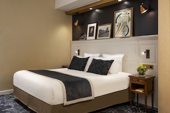 Junior Suite, 1 Queen Bed, Non Smoking, Courtyard View