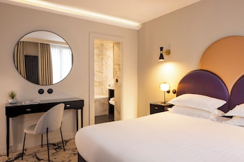 2 Connecting rooms