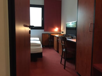 Basic Twin Room