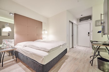 Basic Double Room, 1 Bedroom, Non Smoking, Courtyard View (New Style)