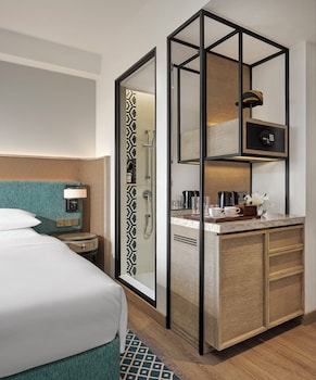 Premier Room, 1 King Bed, Balcony, Golf View