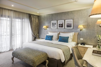 Luxury Suite