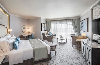Deluxe Suite