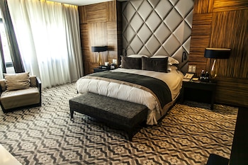 Club Suite, 1 King Bed, Club Lounge Access (Prestige)