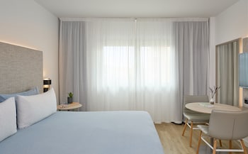 Townhome, Connecting Rooms, City View (The Studio)