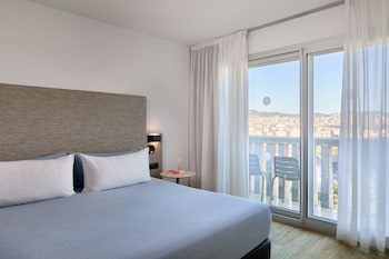Room, Balcony (The Townhouse)