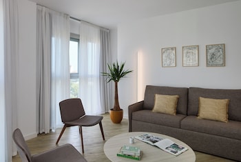 Room (The Townhouse)