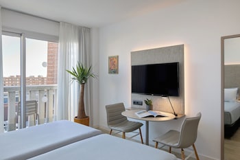 Studio, Connecting Rooms (Balcony)