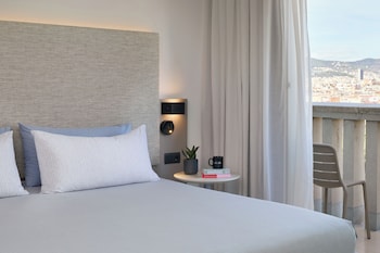 Studio, Connecting Rooms (Balcony)