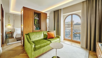 Junior Suite, 1 King Bed, Balcony