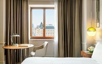 Junior Suite, 1 King Bed, Balcony