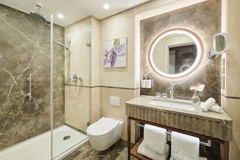 Suite, 1 King Bed