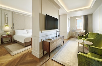 Junior Suite, 1 King Bed