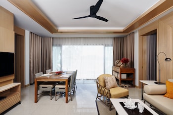 Club Two Bedroom Suite Ocean Balcony