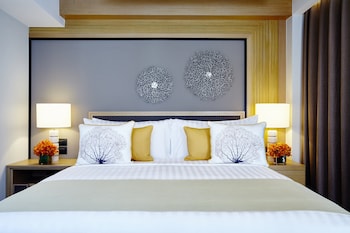 Suite, 2 Bedrooms (Ocean Coral Lounge)