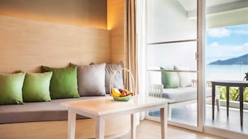 Deluxe Ocean Front Balcony King