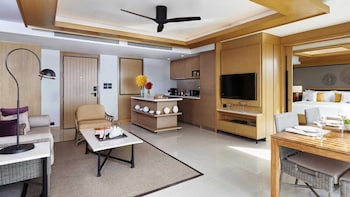 Suite, 2 Bedrooms (Ocean Coral Lounge)