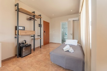 One Bedroom Triple Family Room